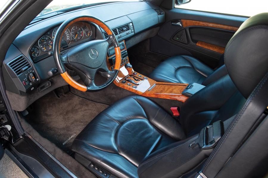Интерьер Mercedes-Benz SL73 AMG (W129.076) 1999 года  (фото 8 из 20)